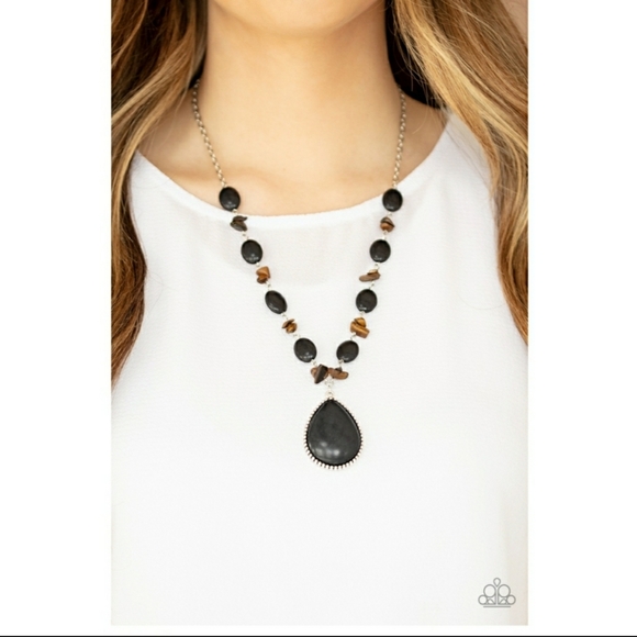 Desert Dive Necklace